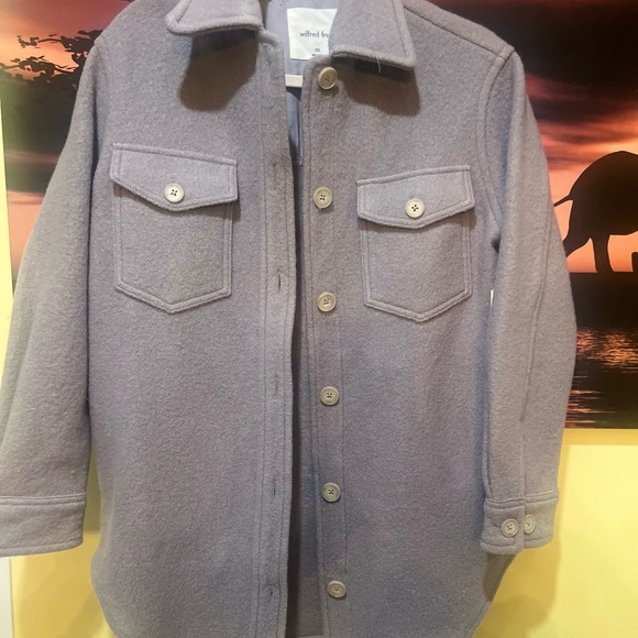 Aritzia ganna shirt - tall version - Picture 3 of 4